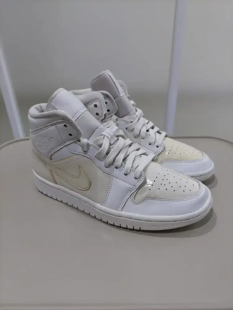 Sepatu Nike Air Jordan 1 Mid size 38