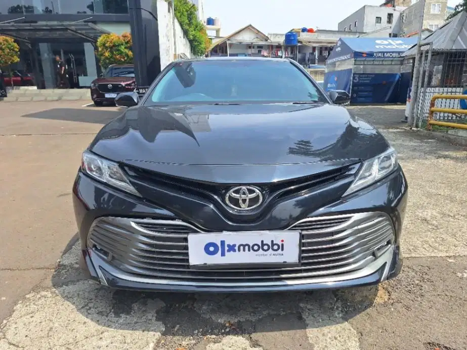 KM Rendah TDP 16JT Toyota Camry 2.5 V Bensin-AT 2021 Hitam
