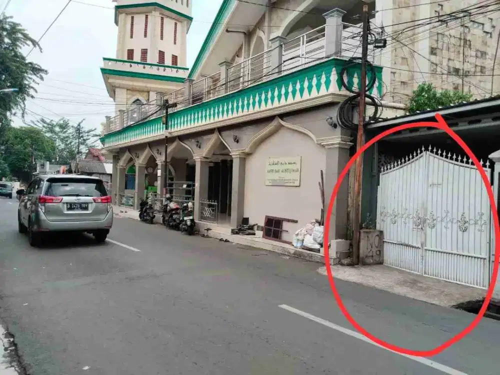 JUAL CEPAT BU RUMAH + KOSSAN FULL FURNISH DAN SUDAH FULL PENYEWA, DEPAN JL BESAR DI BATU AMPAR,CONDET-JAKARTA TIMUR