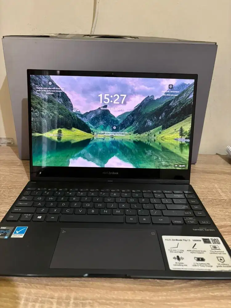 Asus zenbook flip 13 OLED UX363EA laptop premium asus. INTEL EVO