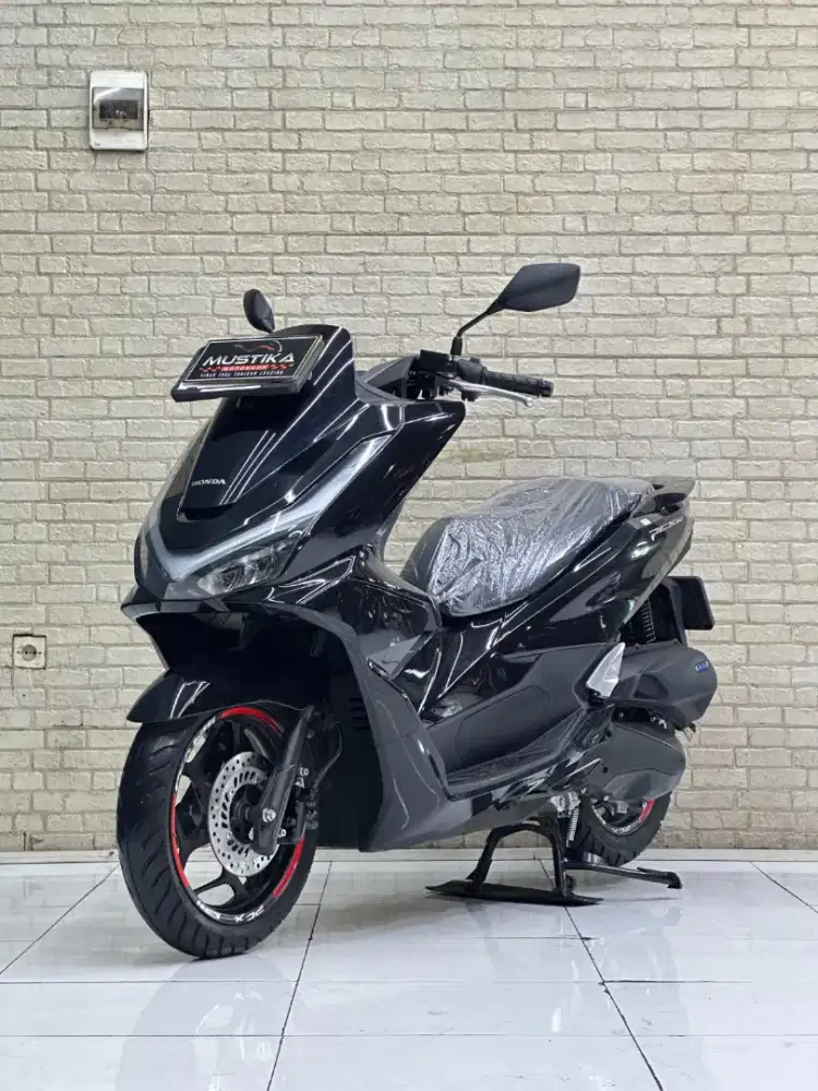 ODO 6RB‼️ New Honda PCX 160 2025 Black Likenew - Dava Mustika