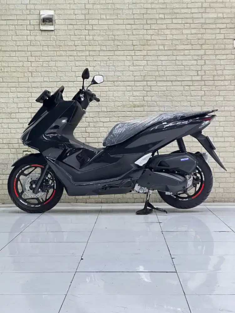 ODO 6RB‼️ New Honda PCX 160 2025 Black Likenew - Mustika Kepuh