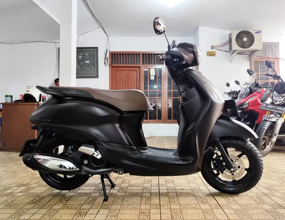 YAMAHA GRAND FILANO LUX 2025 MAGMA BLACK