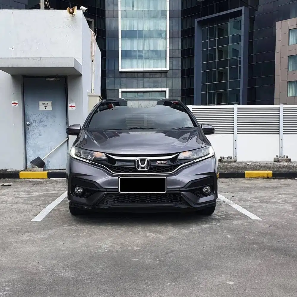 MASUK HONDA JAZZ RS A/T 2018 ABU ABU!! Kilometer dibwh 60rb GASS!!
