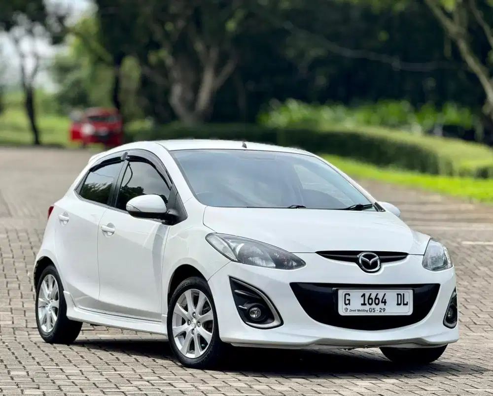 DP 5 jt! Km 90rb! Mazda 2 V Matic 2014 HB Antik Spt Baru!!