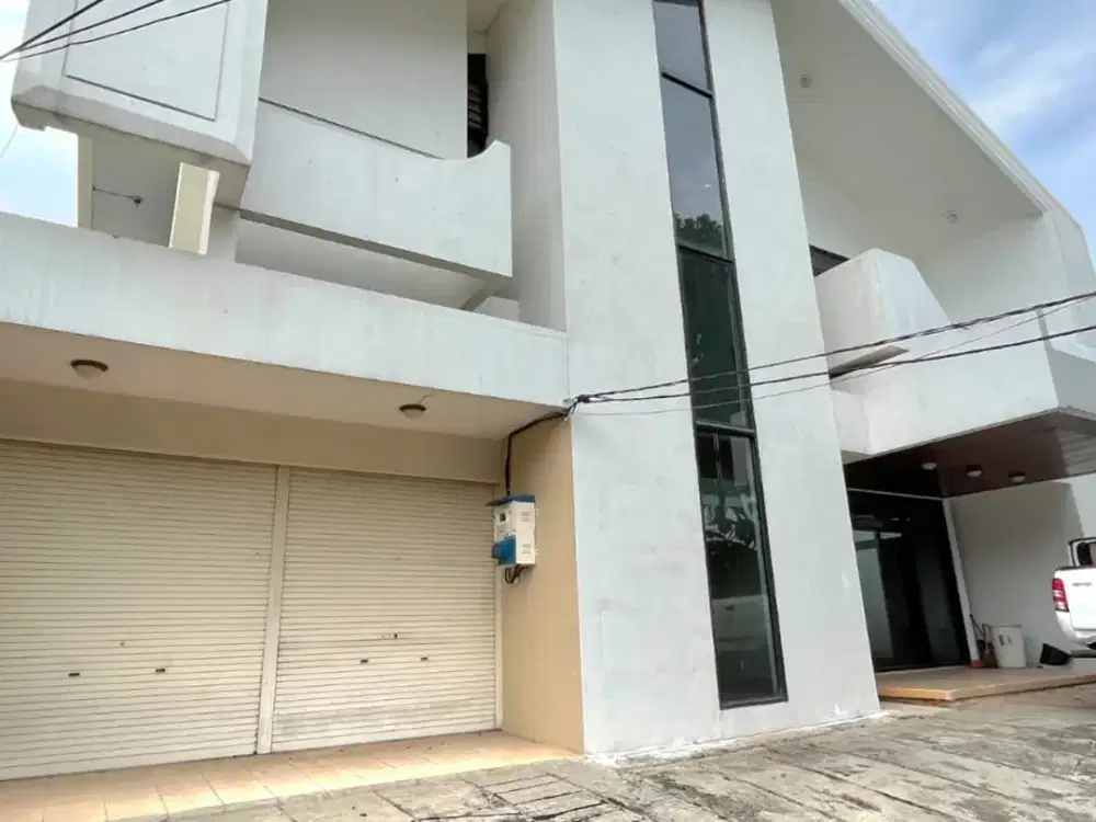 Rumah 2 Lantai Siap Huni Semi Furnieshed SHM Kemang