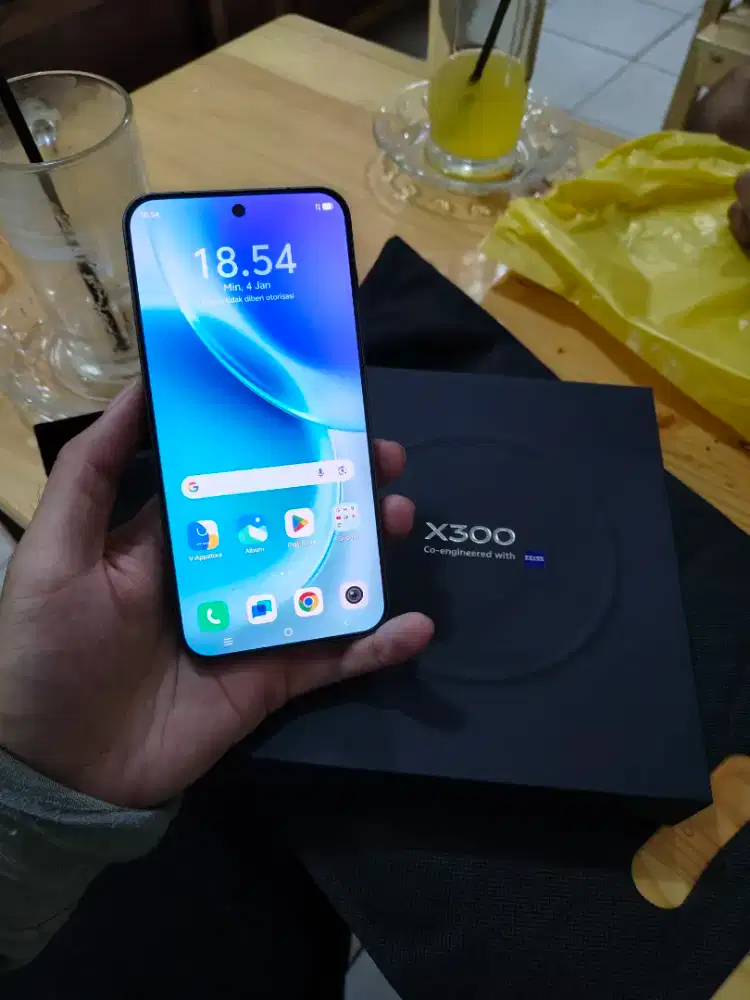 Vivo X300 12/256Gb Black Fullset