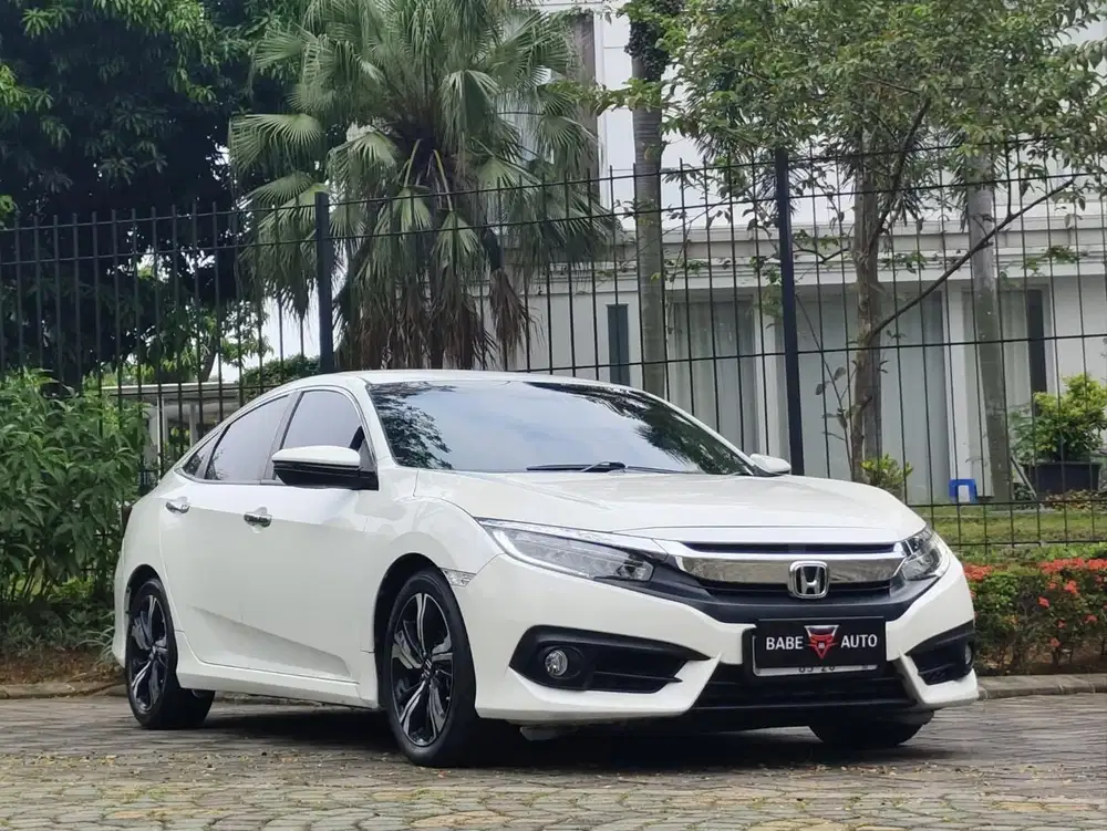 HONDA CIVIC ES 1.5 TC AT 2018 PUTIH BERGARANSI MESIN DAN TRANSMISI