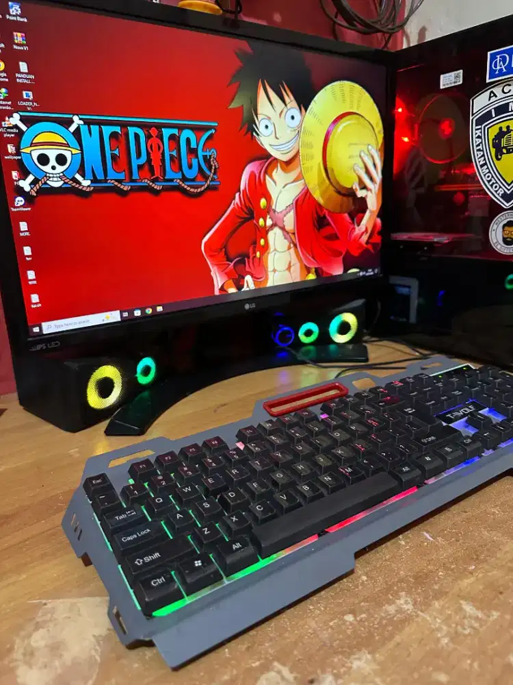 Satu set komputer gaming / editing