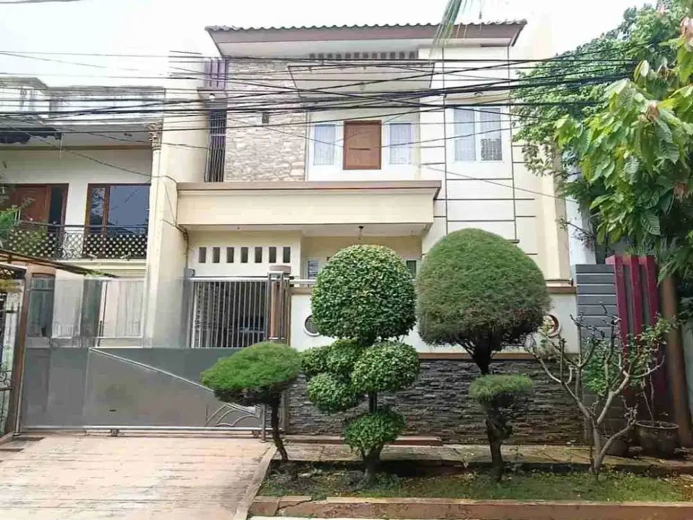 Rumah minimalis mewah 2,5 lantai row jalan 3 mobil lokasi favorit Sunter dan lingkungan asri dijual Sunter Jakarta Utara