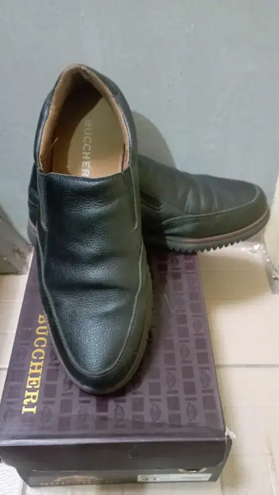 Sepatu Buccheri size 40