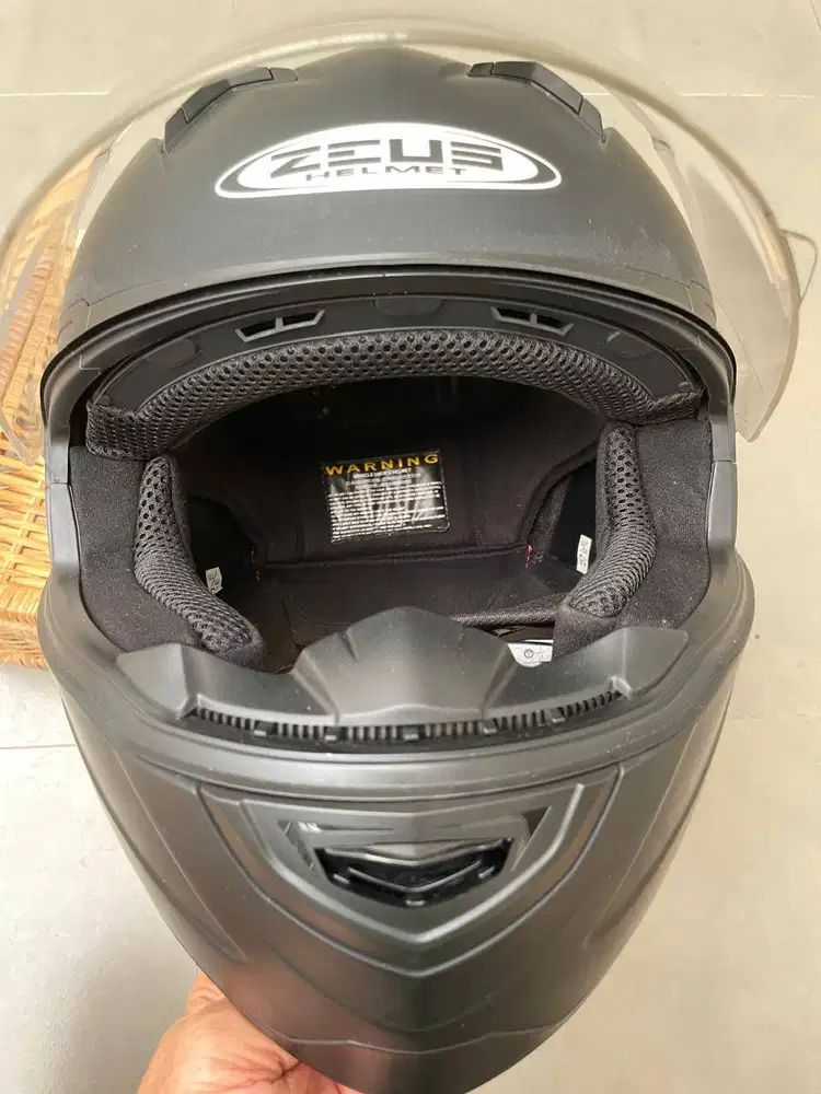 HELM ZEUS ZS811