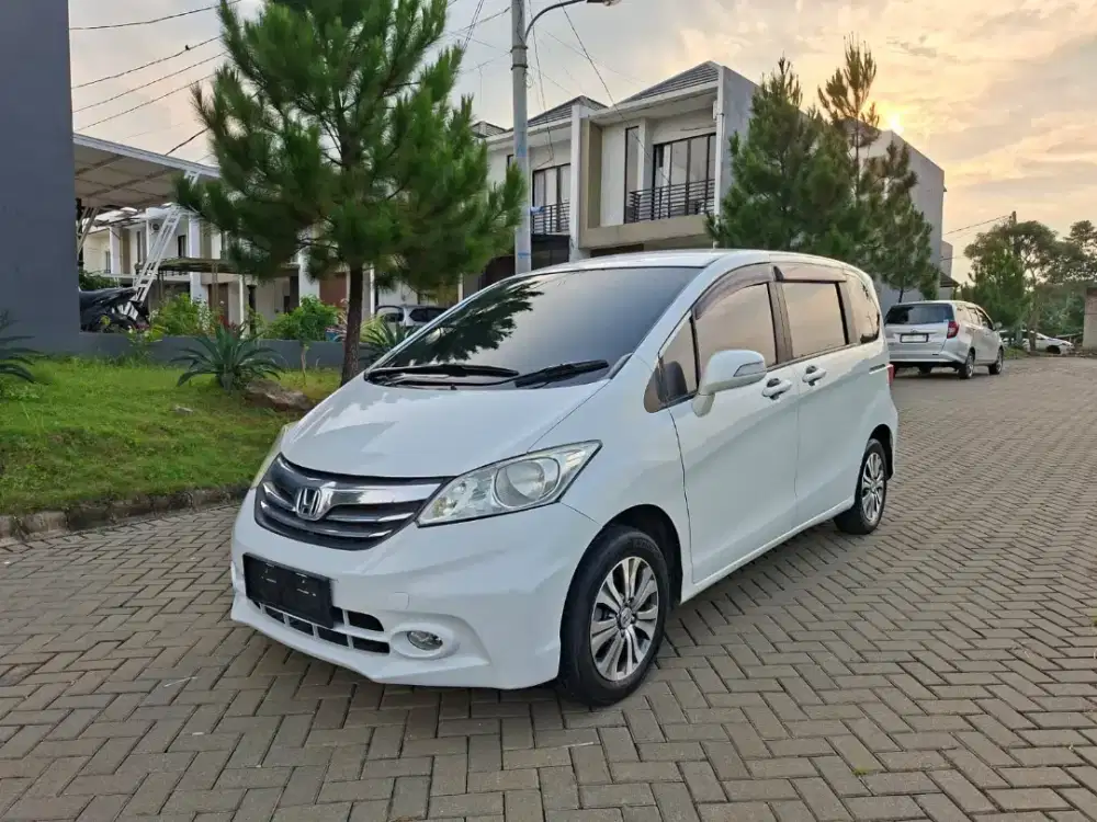 Honda Freed PSD AT 2013 AC double