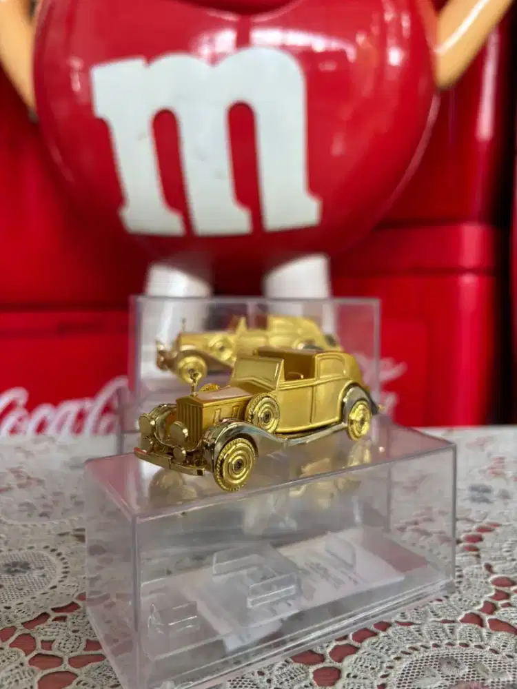 Korek bentuk mobil rolls royce