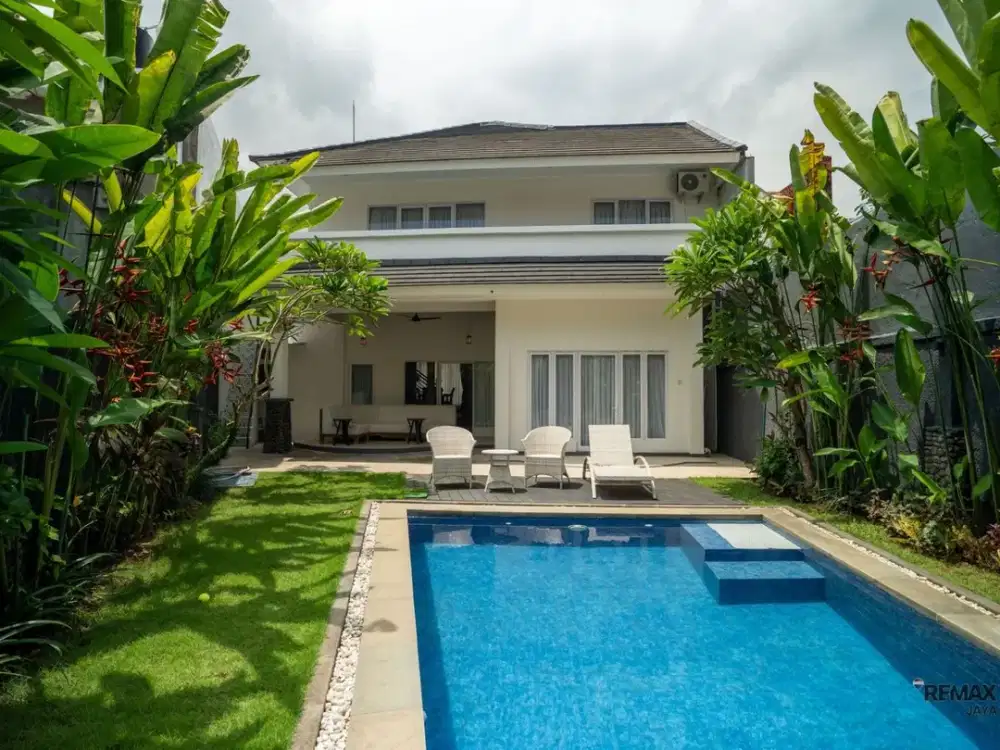 Villa 4 Kamar Tidur Full Furnished Disewakan, di Sanur Denpasar Area
