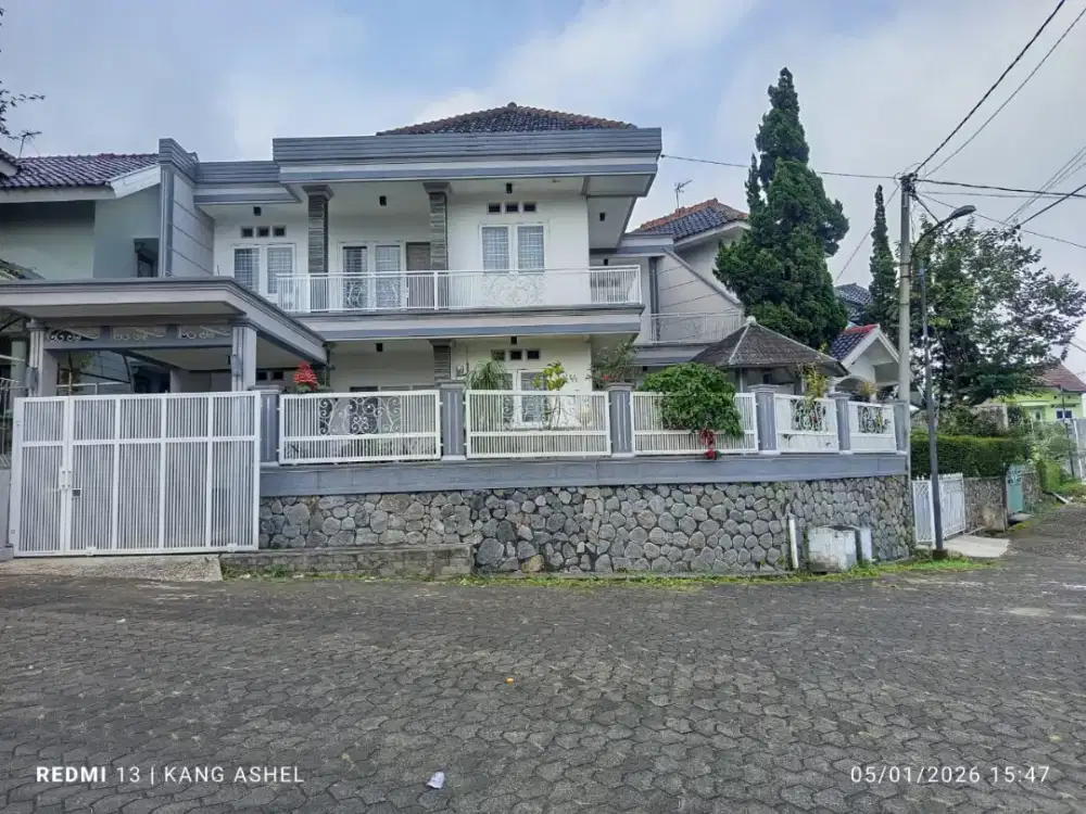 Dijual vila mewah 2LT lokasi di Orchid park cipanas surat hak milikSHM