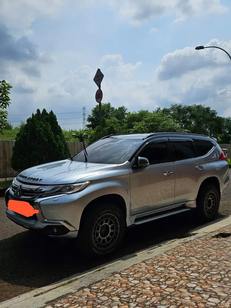 ​Pajero Sport Dakar 2016 - Silver Metalic - Pajak Panjang & Terawat