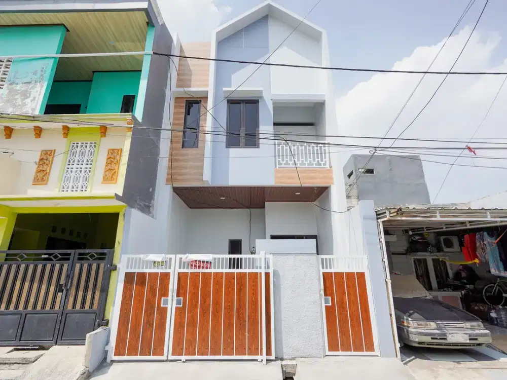 Rumah 2 Lt SHM 10 Mnt ke Plaza Taman Harapan Baru Dibantu KPR J-36917