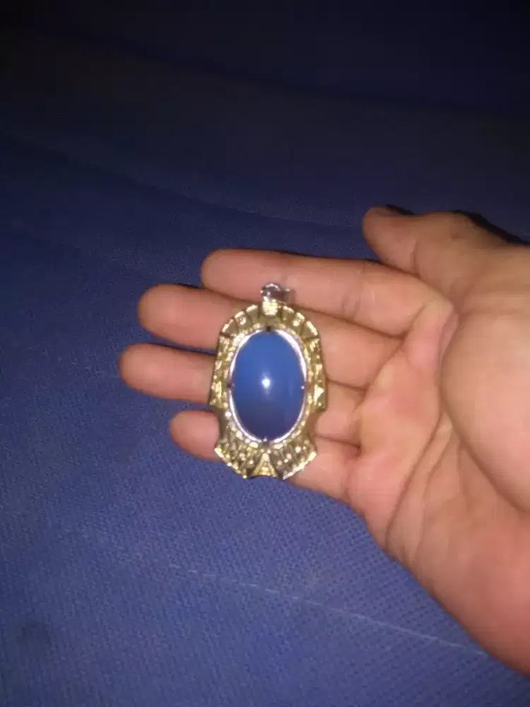 Liontin batu blue safir