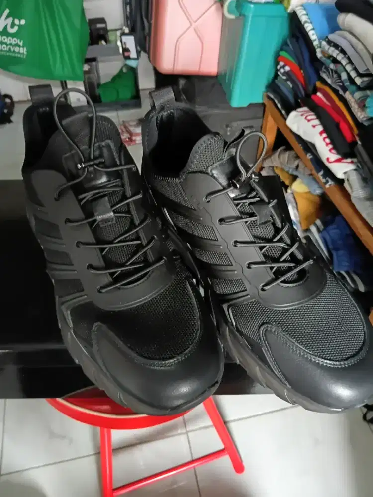 Sepatu gino mariani size 44