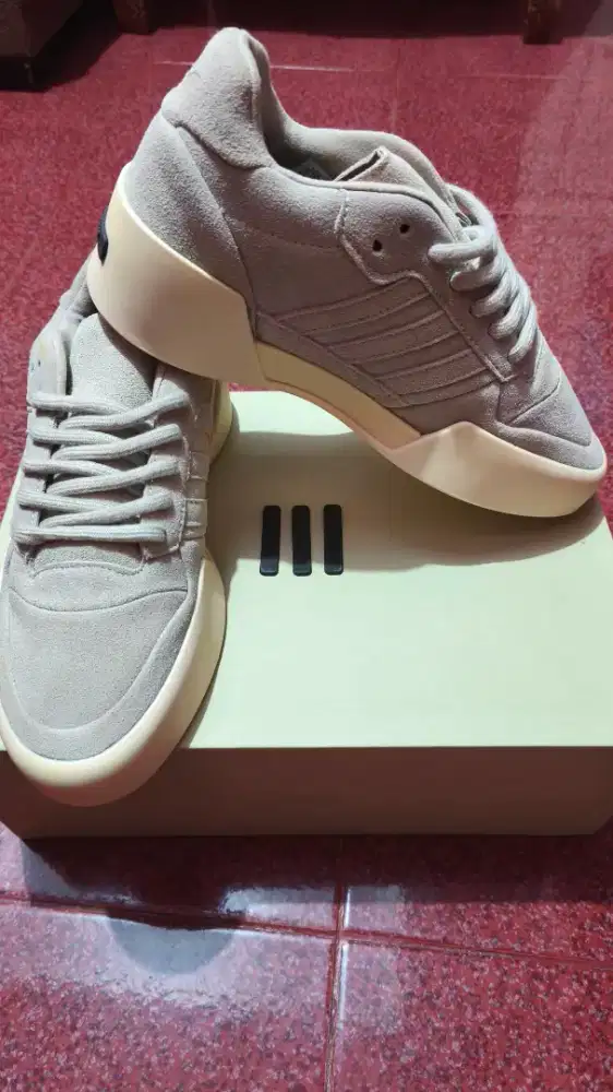 Adidas ATHLETICS 86 
LO FEAR OF GOD