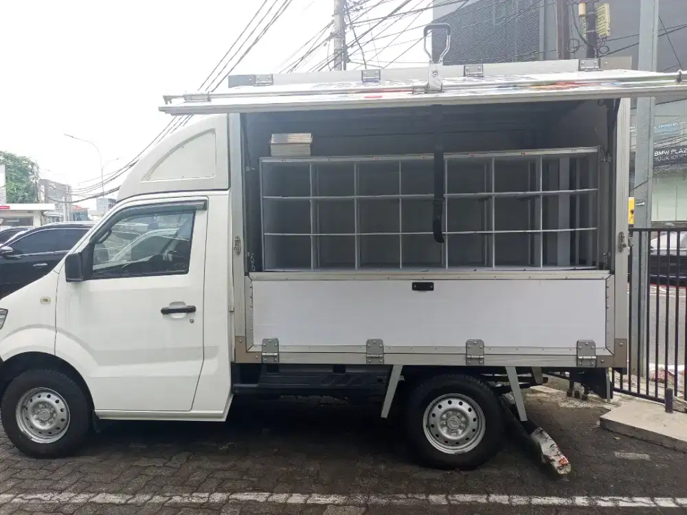 Mobil MBG atau catering harian