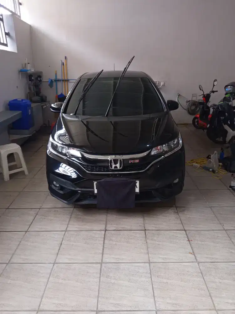 Honda jazz RS 2017,warna Hitam methalik pakai dr baru