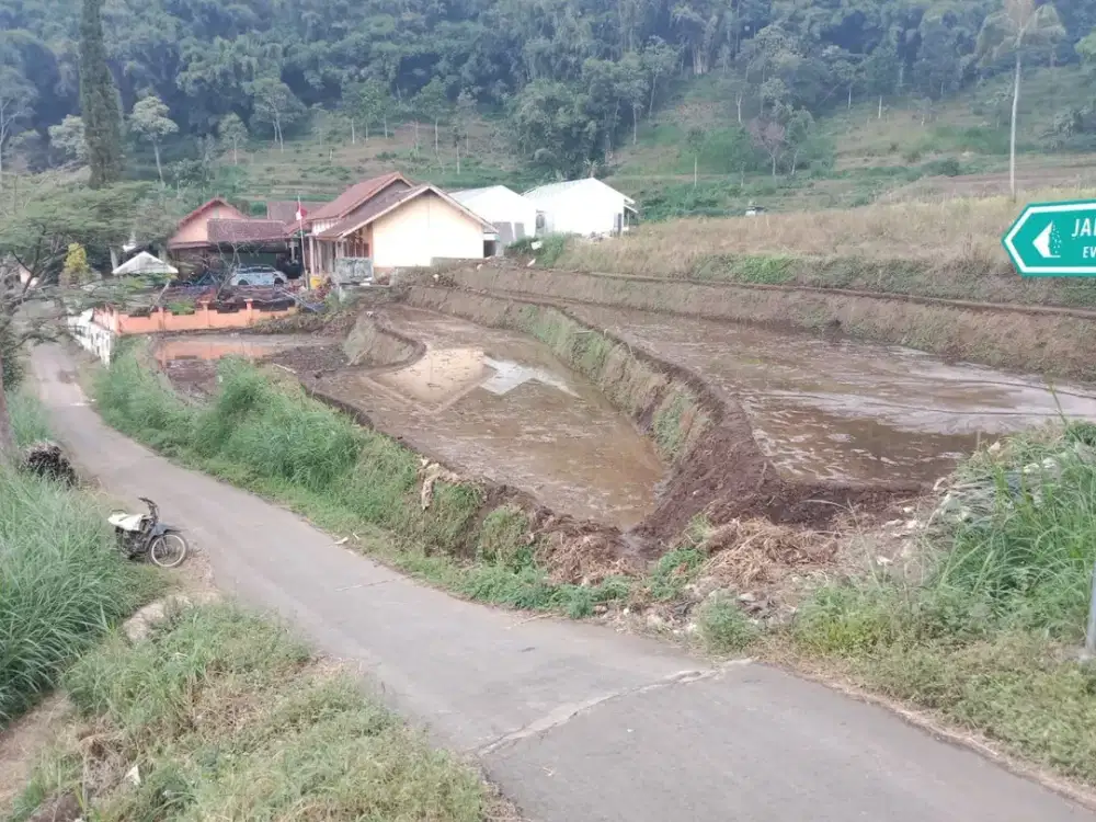 Dijual Cepat Tanah Poros Jalan di Gunungsari Bumiaji Harga Murah