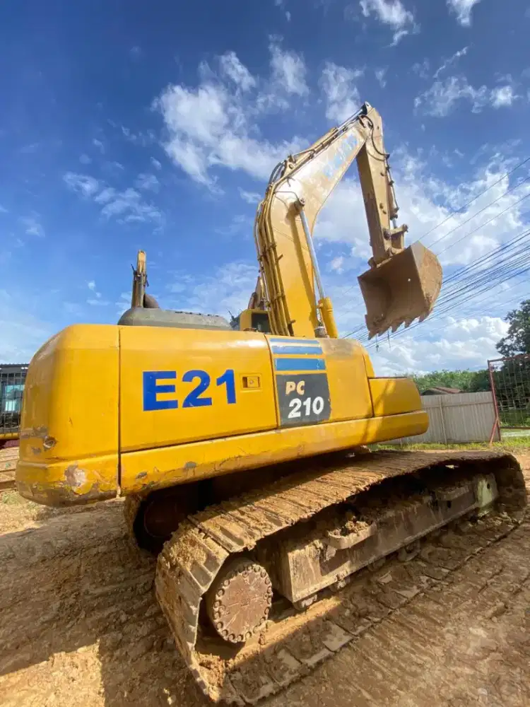 Dijual Komatsu PC210