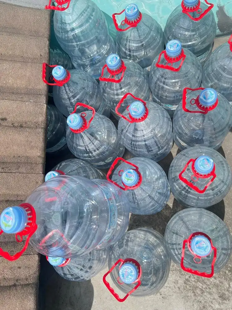 Galon lemineral bekas