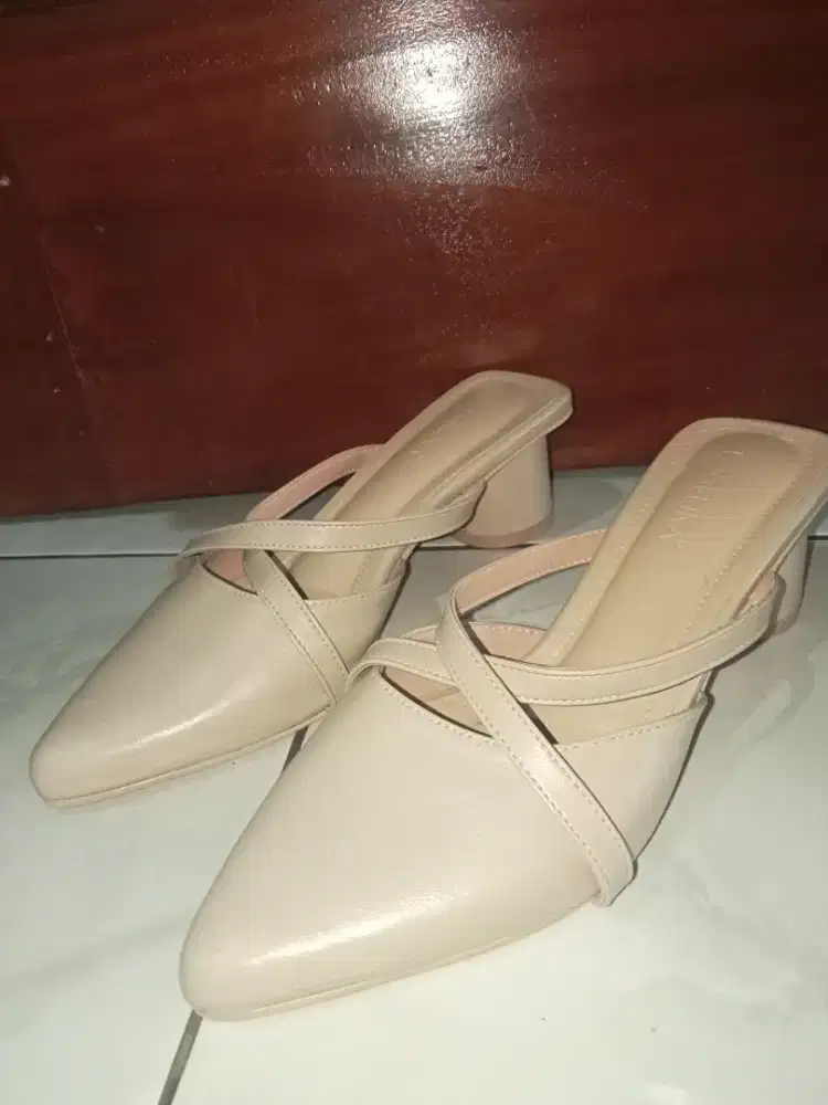 Heels sepatu sendal