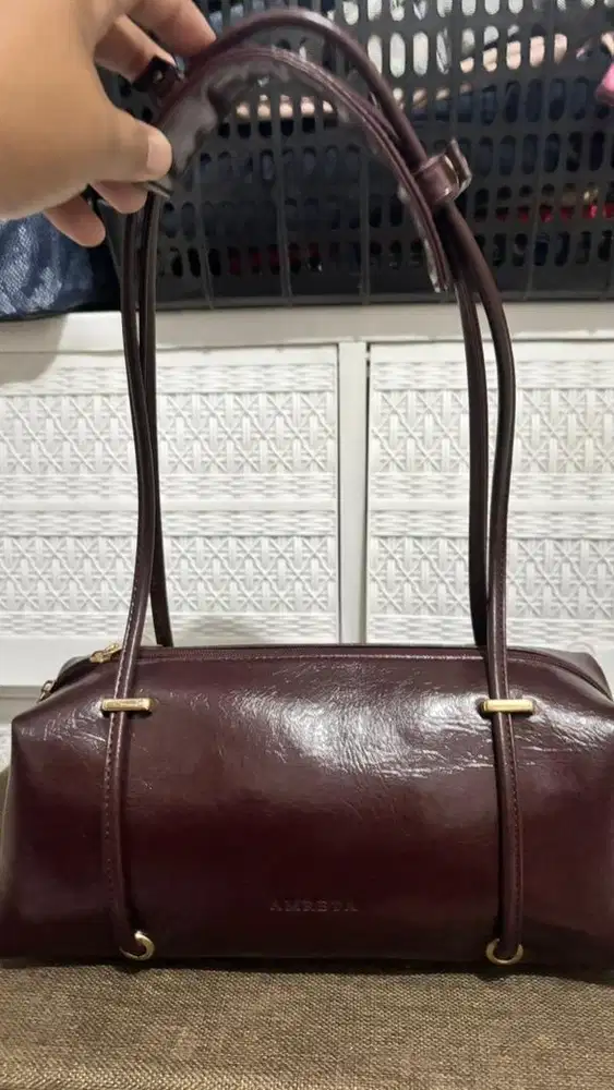 Amerta shoulder bag burgendy