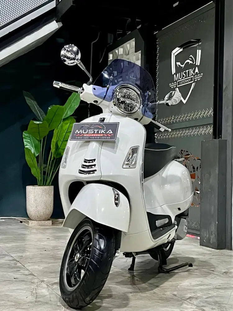 Fave Color‼️Vespa GTS 150 igets ABS 2021. W Darjo. DANNY Mustika Motor
