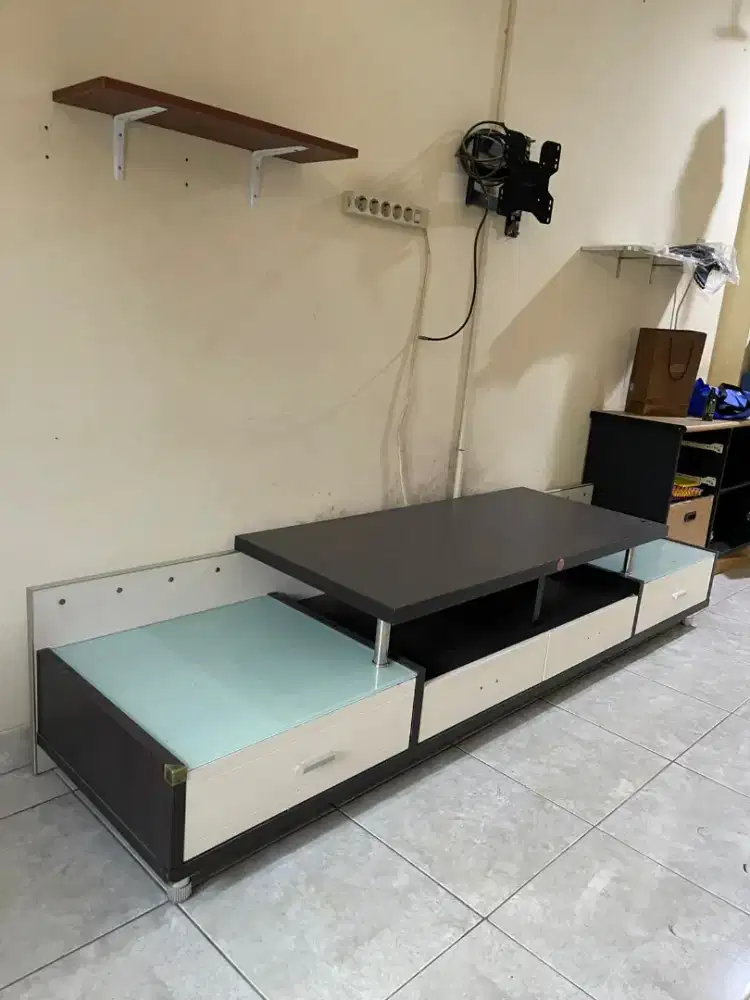Meja TV Second masoh bagus