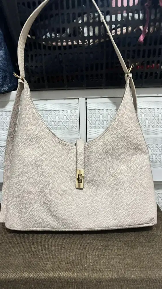 Shoulder bag Beige