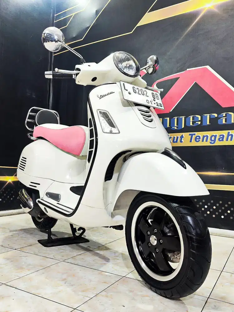 Piaggio Vespa GTS 150 ABS I GET REG 2018 siap pakai