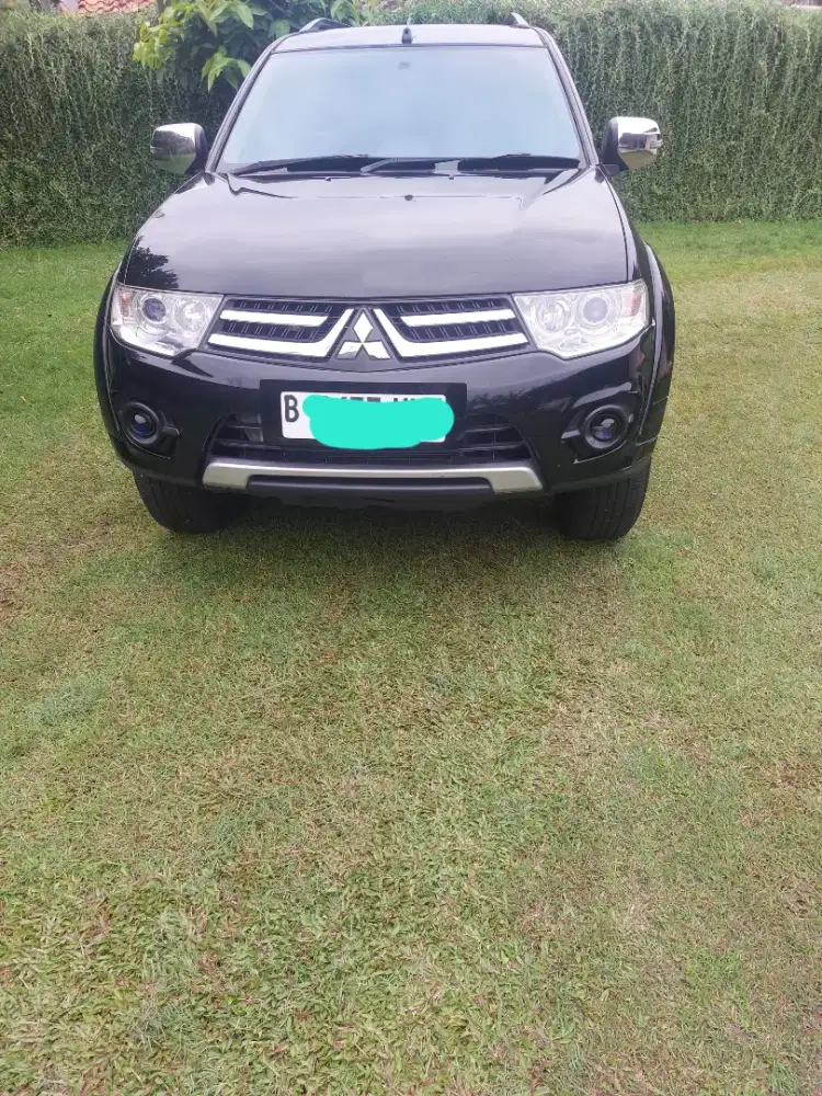 Mitsubishi Pajero Exceed 2015, warna Hitam