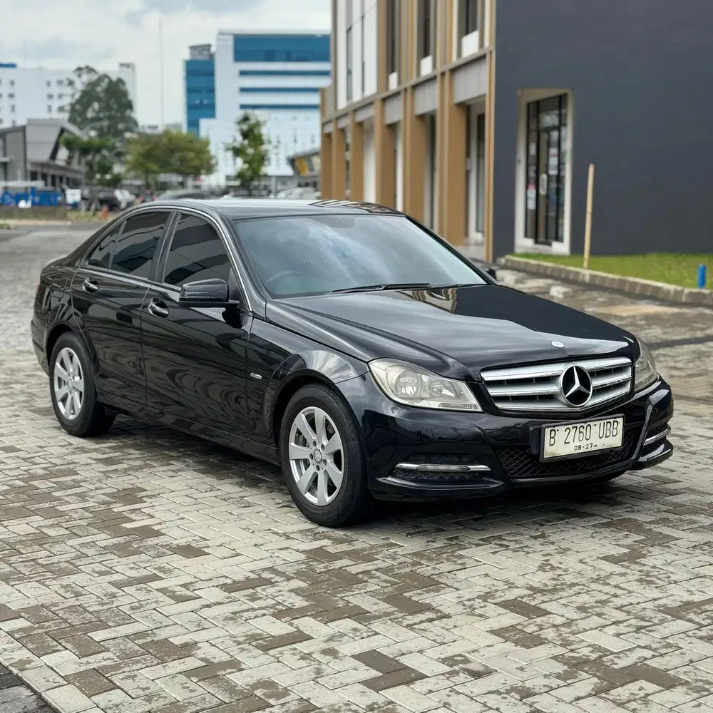 W204 Mercedez-Benz C200 CGI AT 2012 Hitam Mercy