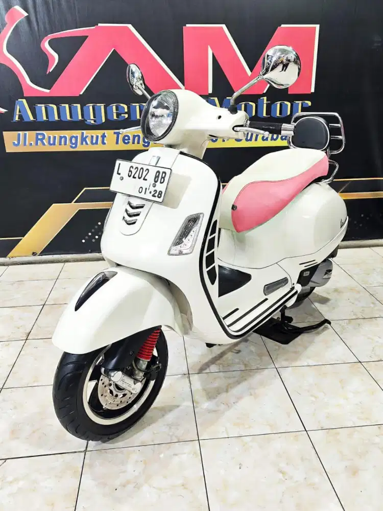 Piaggio Vespa GTS 150 ABS I GET REG 2018 slow on going