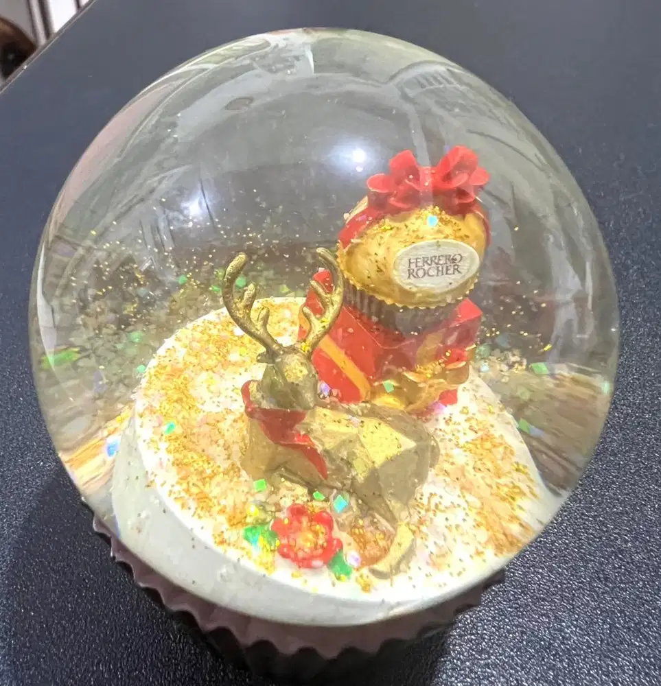 Ferrero Rocher Snowglobe Crystal Ball Limited Edition