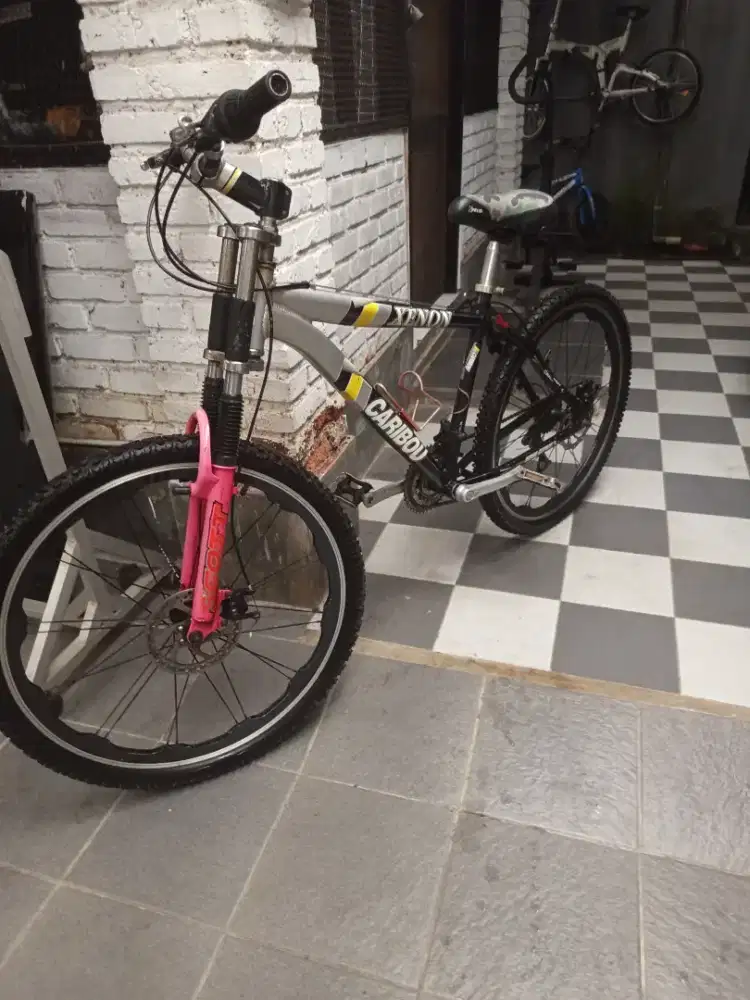 Sepeda Downhill Caribou Shimano Gearset