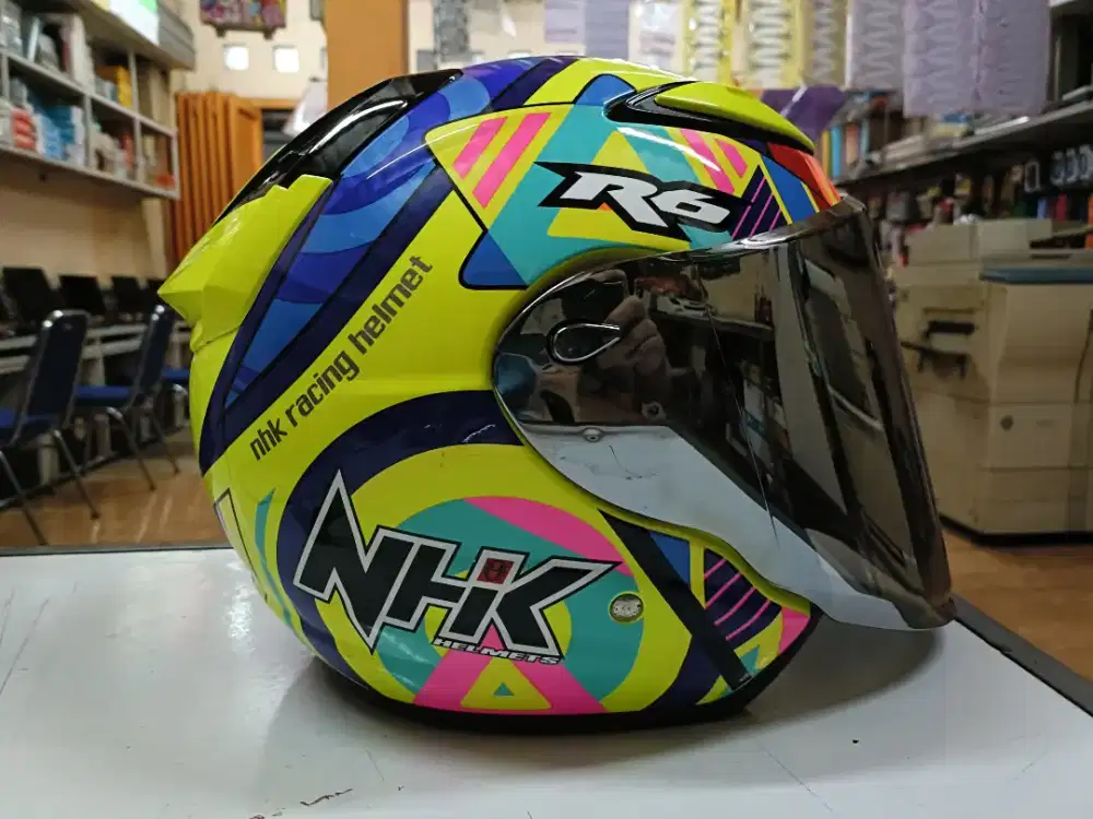 Helm NHK R6 SE motif pigment half face