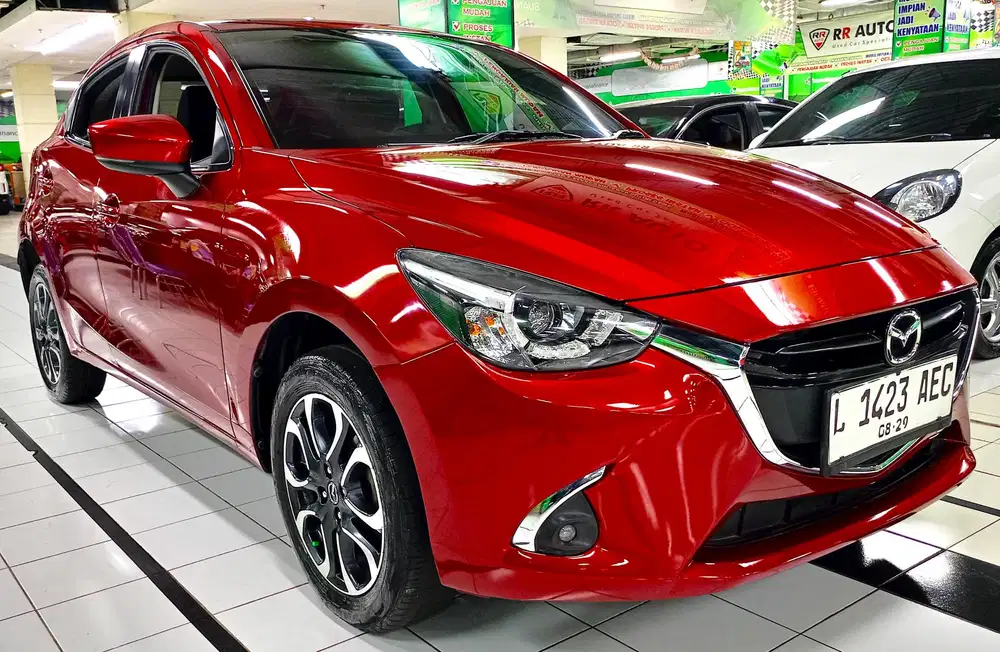 Mazda 2 R Hatchback 1.5 Skyactiv 2018 Merah Matic / AT ISTIMEWA BOSS !