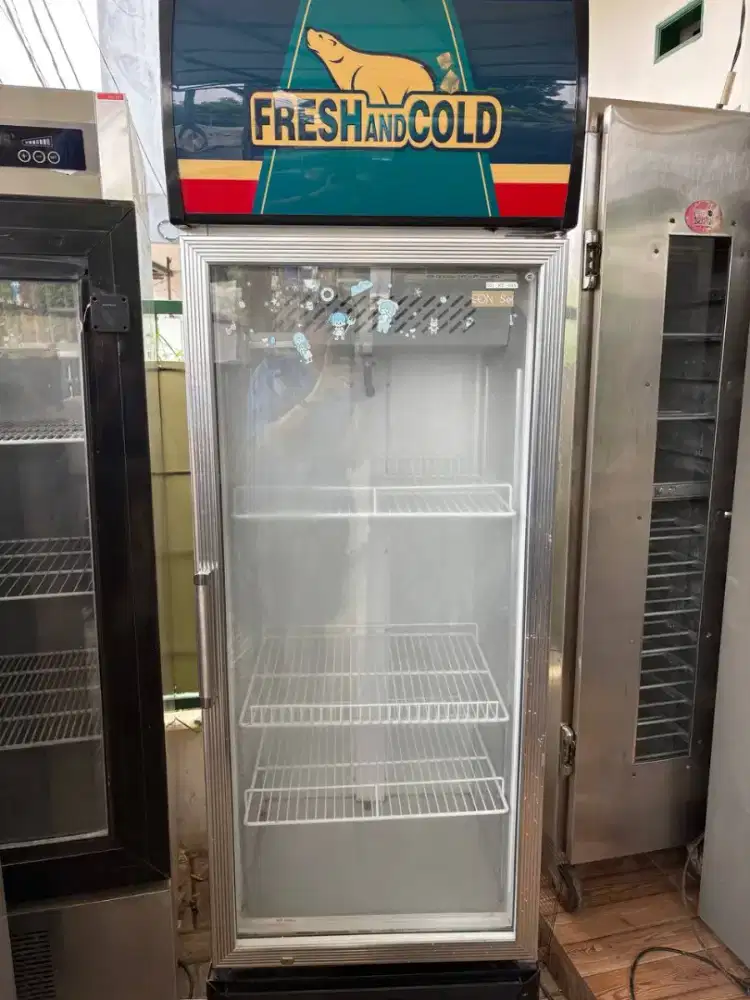 showcase 360L
harga 2,7jt