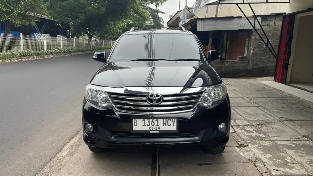 FORTUNER G DIESEL METIC 2012 Dp 15 Jt