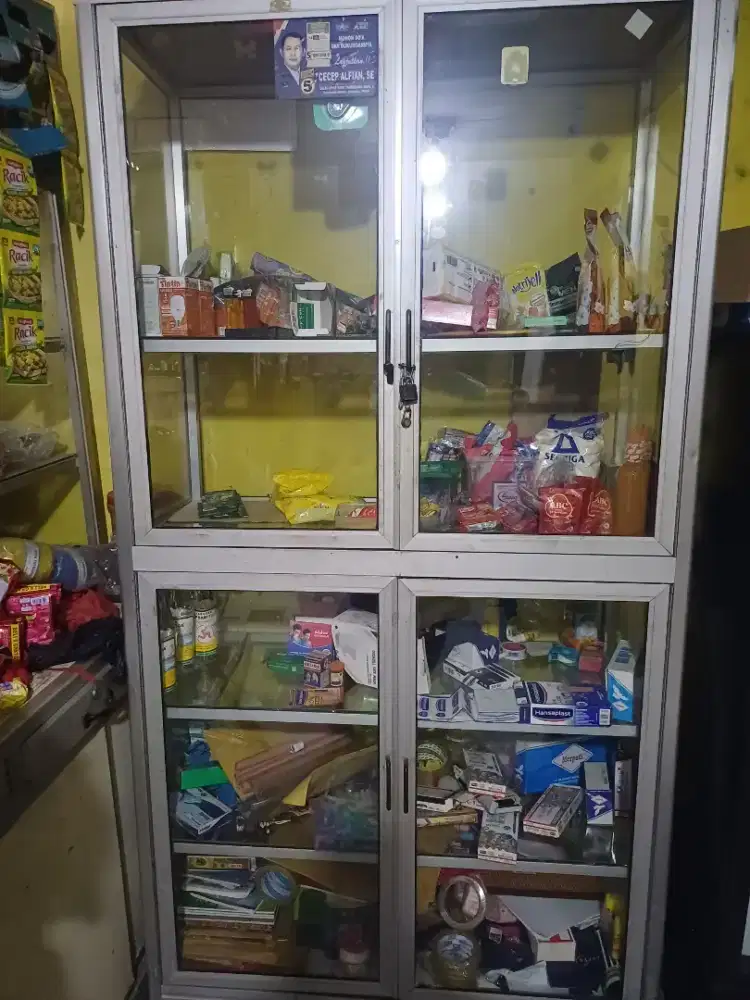 Dijual Etalase bekas Toko