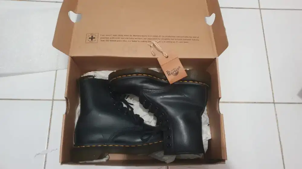 Dijual Sepatu Original Dr Martens