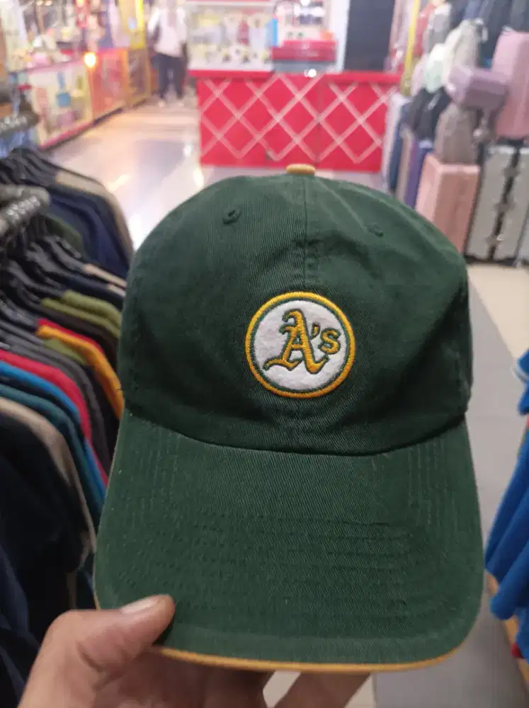 Topi A'S setelan tali