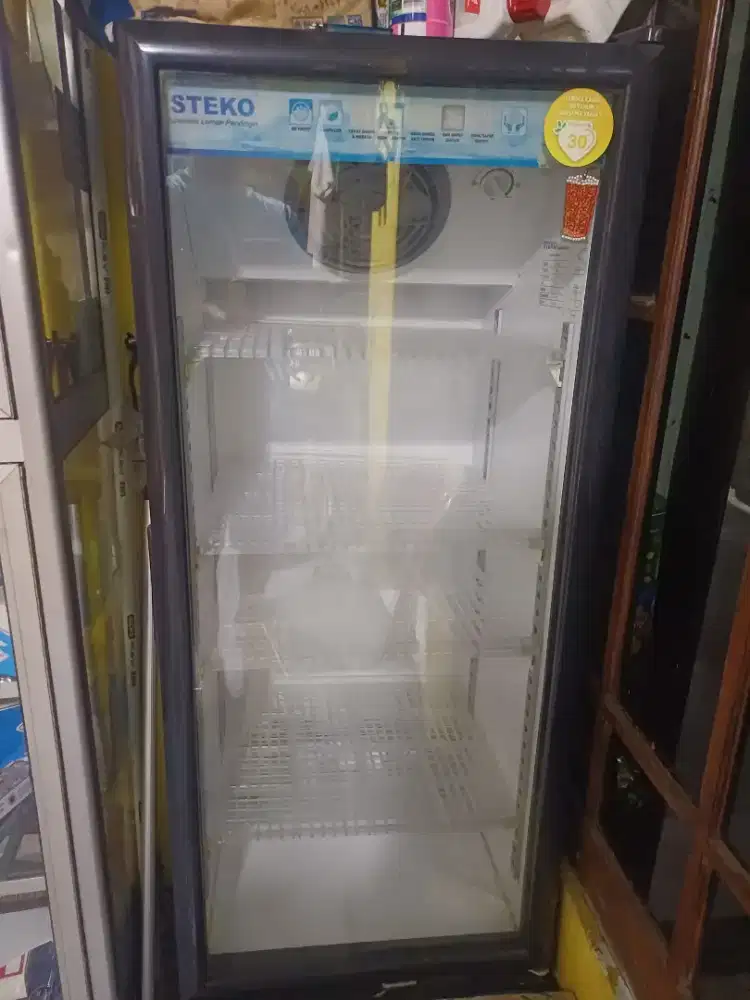 Dijual Show case merk STEKO