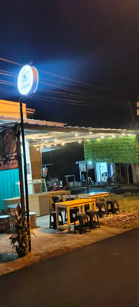 Dibutuhkan karyawan Laki - Laki belum menikah  jualan bebek goreng